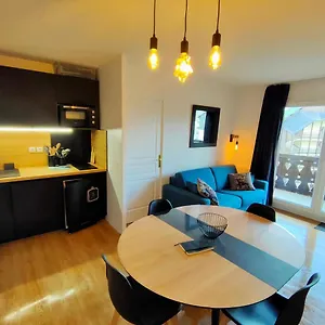 https://risoul-appartement-2-chambres-piscine-balcons-de-sirius.fr-provencehotel.com